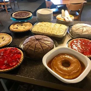 Free dessert Wednesday, special Spaghetti with garlic bread and a side!