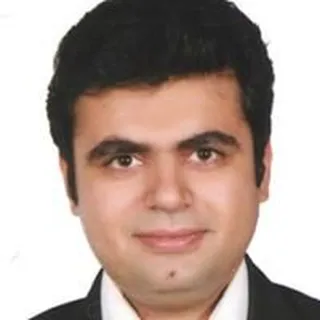 Roozbeh Z.