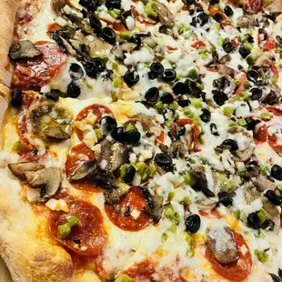 XL Deluxe Craft Pizza