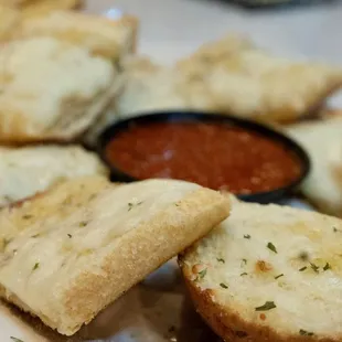 Garlic Bread with Marinara