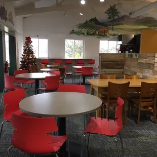 Nice cafeteria style seating area to enjoy your lunch in-house.