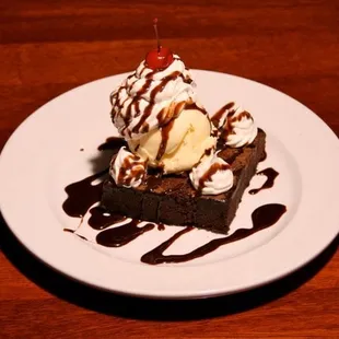 Fudge Brownie a la mode