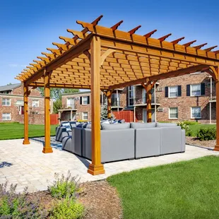 Courtyard/Lounge