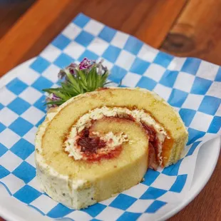 Pistachio lingonberry sweet roll