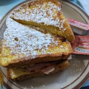 Monte Cristo sandwich