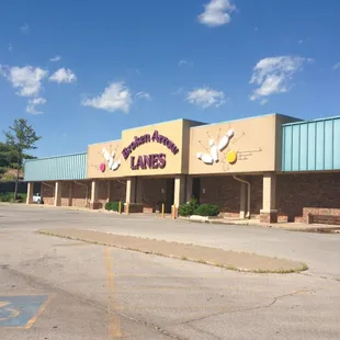 Broken Arrow Lanes