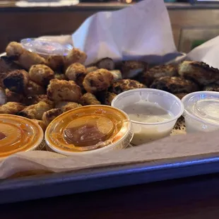 Burnt food served my the "bartender" telling me it's how it's served. This place is burnt like it's food.