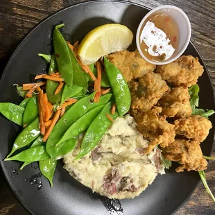 Frided oyster dinner