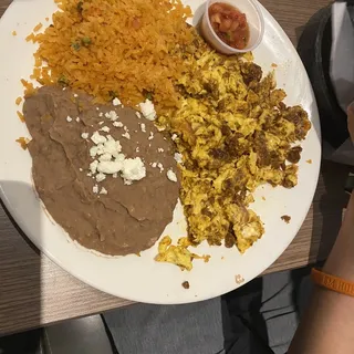 Huevos con Chorizo