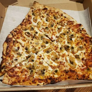 Slice of clam and garlic
