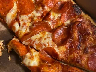 Shakers Pizza