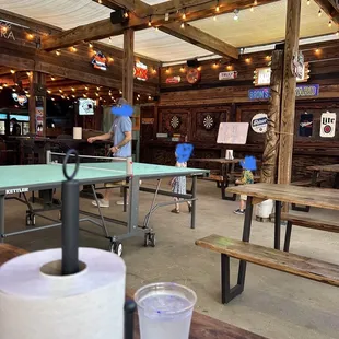Ping pong, darts, and picnic tables! Family friendly