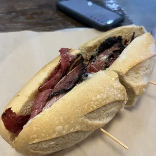 #8a Pastrami Reuben