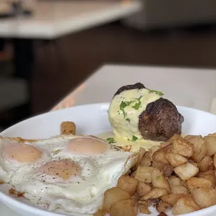 Steak and eggs (sirloin)