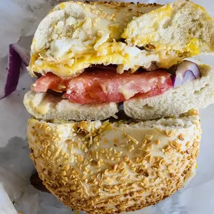 Where's the lettuce and bacon?