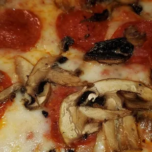 Large pepperoni and mushroom pizza. NUM NUM NUM