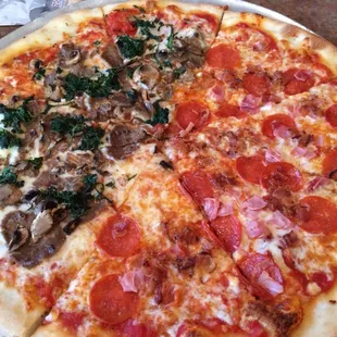 Spinach/mushroom/sausage &amp; ham/bacon/pepperoni pizza