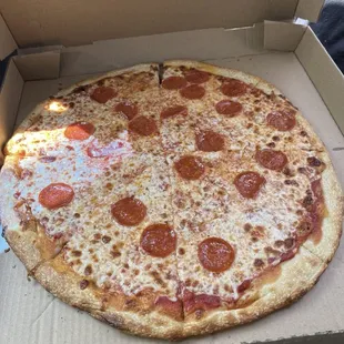 This is a large pizza that was ordered, which was 30+ dollars with just a handful of pepperoni