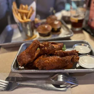 8 Wings