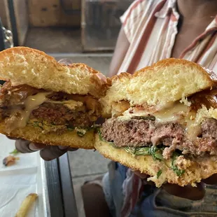 B&amp;B Burger