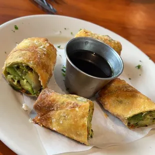 Avocado egg rolls