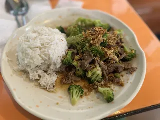 Family Thais Asian Bistro