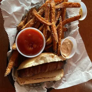 Dirty Dog w/ ketchup, aioli sauce and Mustard