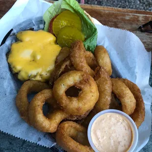 Ice House chesse Burger ,  Onion Rings.