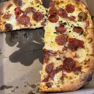 Grandma&apos;s NY Pie with pepperoni