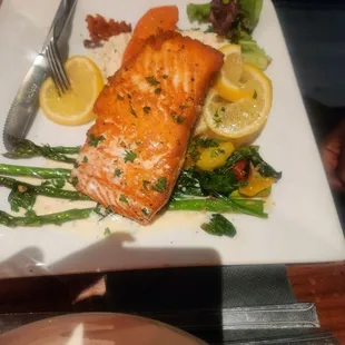 Salmon garlic mashed potatoes and asparagus.