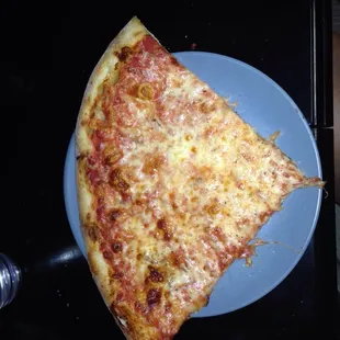 One slice of cheeeeese pizza!