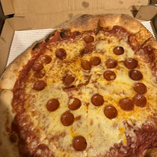 Disappointed Ordered a pepperoni pizza and it was not the best. Customer Service wasn&apos;t the best.