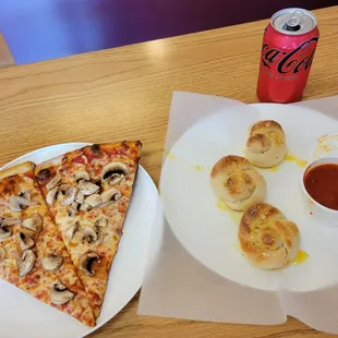 Lunch special plus 3 garlic knots