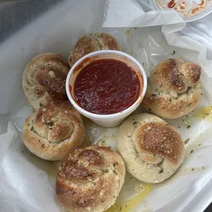 Garlic knots