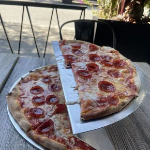 Pepperoni Pizza - 16"