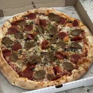 Flatbush Feast Pizza-16in ($23.94)