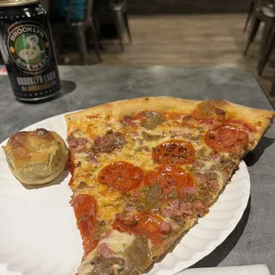 Slice with 6 Garlic Knots