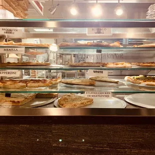 Pizza slices are fresh and so yummy! Love the different slices they put out. Workers are super friendly and the owner is so nice:)