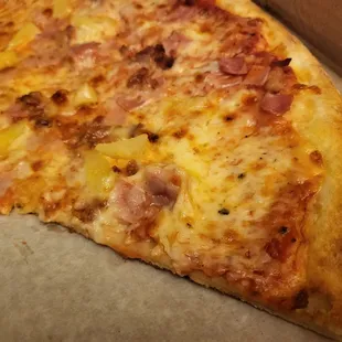 pineapple &amp; ham = Hawaiian pizza