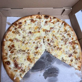 Chicken, Bacon and Ranch Pizza