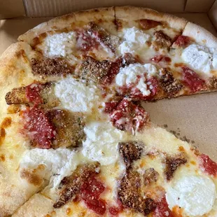 Eggplant Parmesan 14&quot; Cheese Pizza