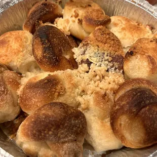 12 Garlic Knots