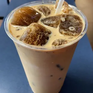 Get the Cubsta with coffee ice cubes! 24oz
