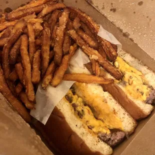 Burger with sweet fries