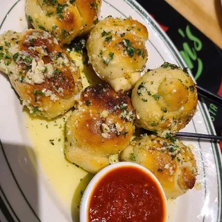 Homemade Garlic Knots