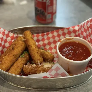 Fried Mozzarella Sticks (6)