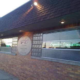 the outside of a restaurant
