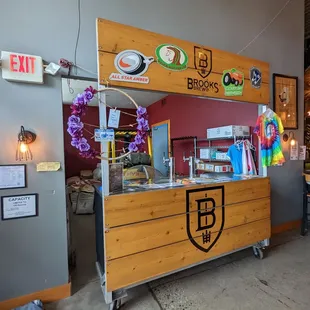 the entrance to the restaurant