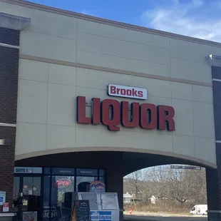 the front of a liquor store