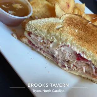 Turkey, apple and brie with chips